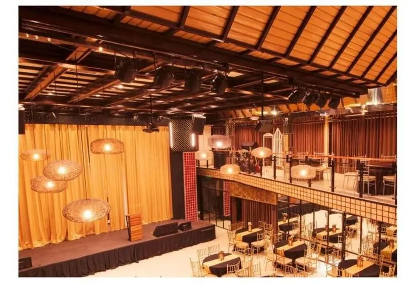 Capital O 897 Takara Hotel And Events Place