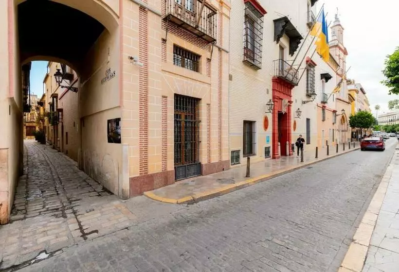Bonito Callejón En La Judería By Thegoodtourist