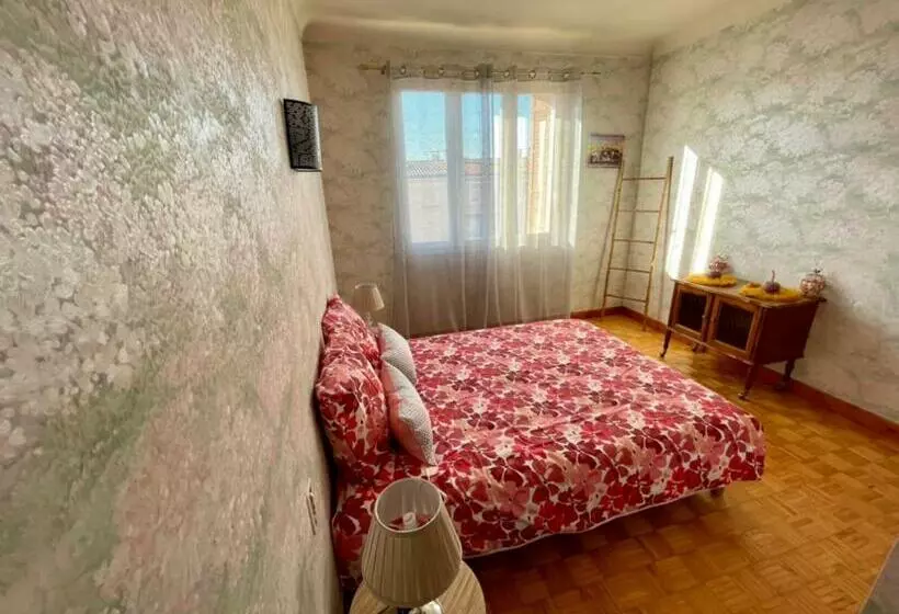 Très Grand Appartement à 10 Min à Pied Du Centre