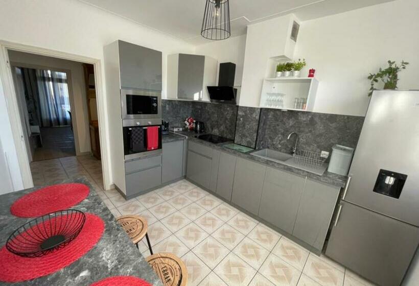 Très Grand Appartement à 10 Min à Pied Du Centre