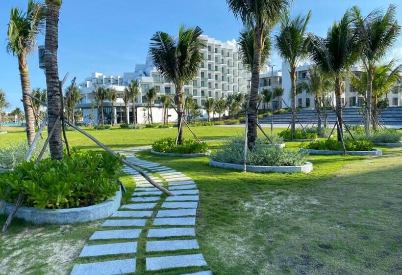 Angela At The Arena Resort At Bai Dai Beach, Near Airport Cam Ranh, Nha Trang, Khanh Hoa