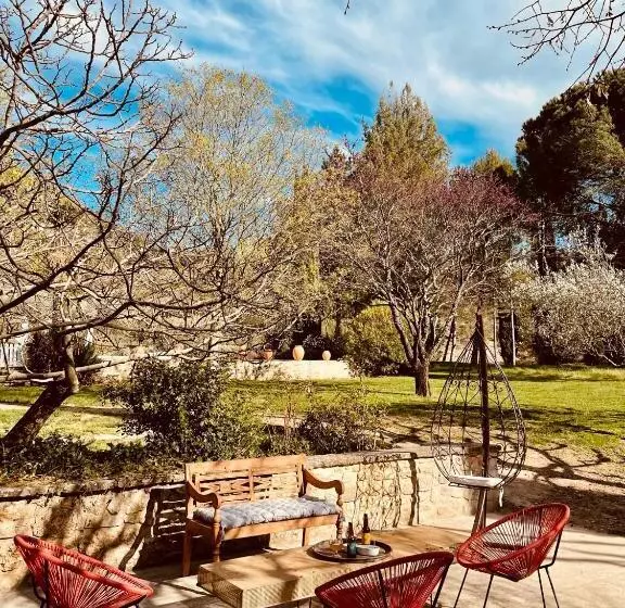 Aamiaismajoitus (B&B) Casa Ostara