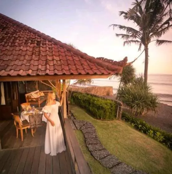 Majatalo Secret Moon Beach House