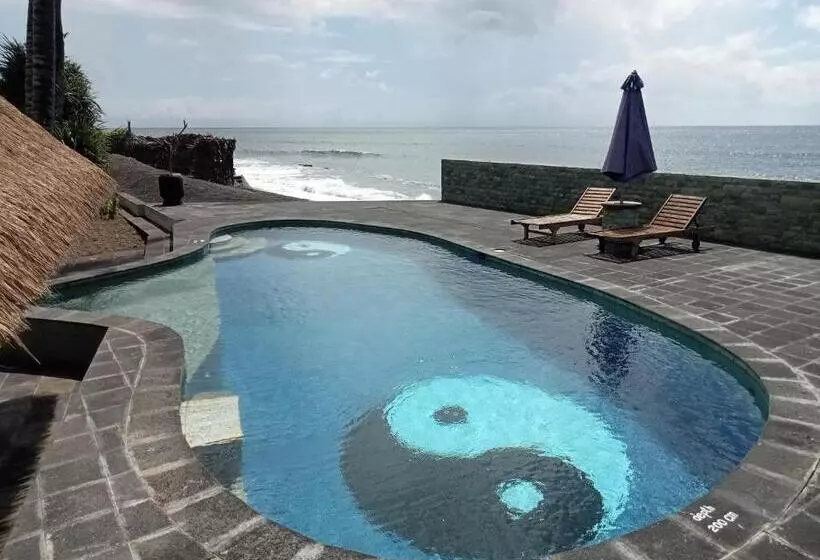 Majatalo Secret Moon Beach House