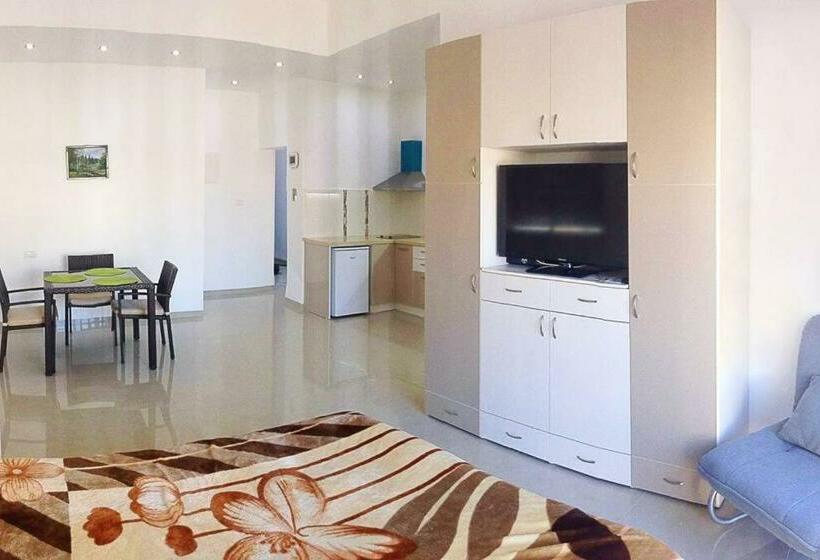 Bat Galim Luxury Apartment By The Sea