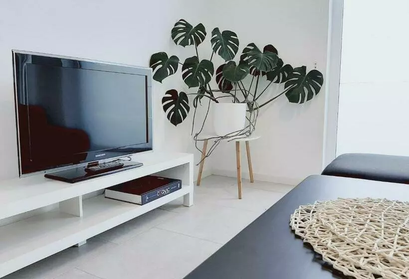 Green Bee Apartment