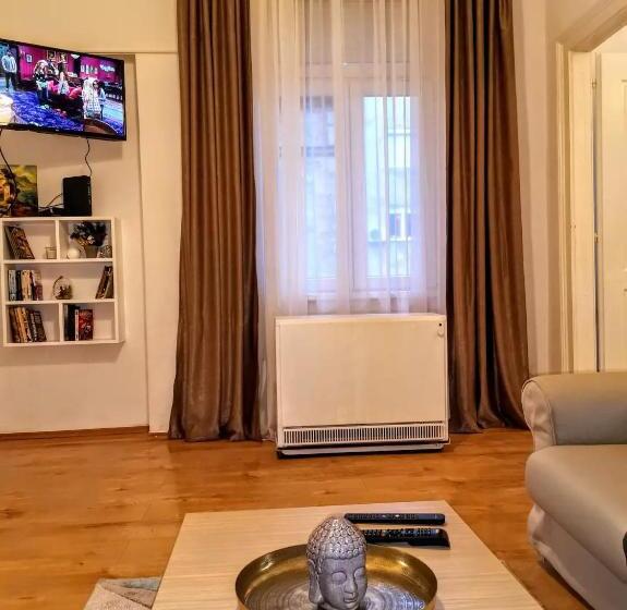 Flat In Belgrade City Center, 45m2