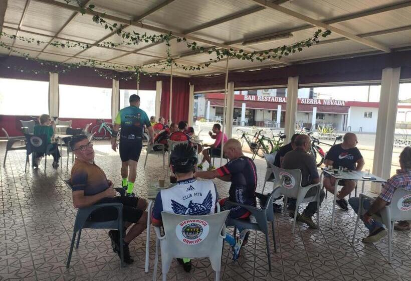 پانسیون Hostal Restaurante Bar Cafeteria La Melchora