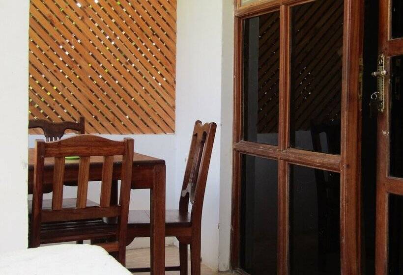 צימר Kivulini Garden Lodge