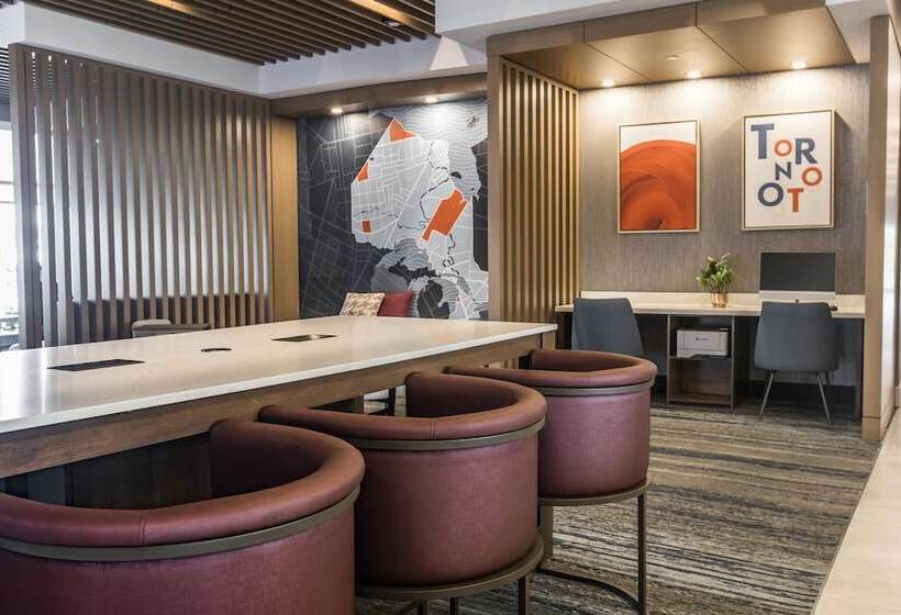 Hotel Holiday Inn Express & Suites Toronto Airport South, An Ihg