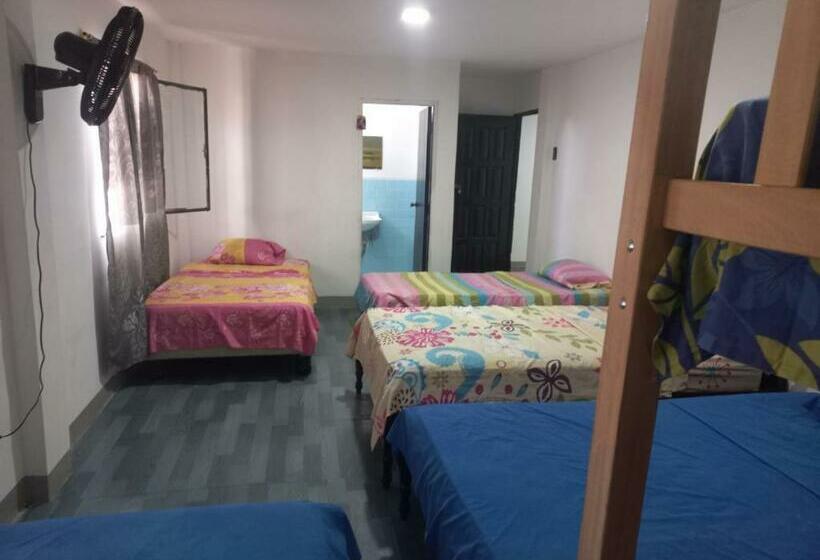 פנסיון Habitaciones Grupales