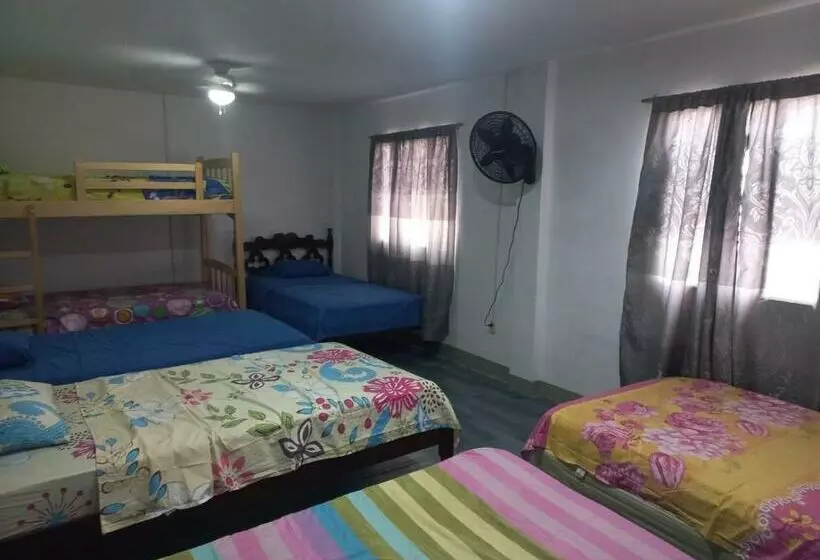 ペンション Habitaciones Grupales