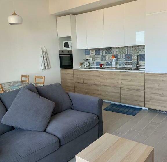 The Lookout Apartment