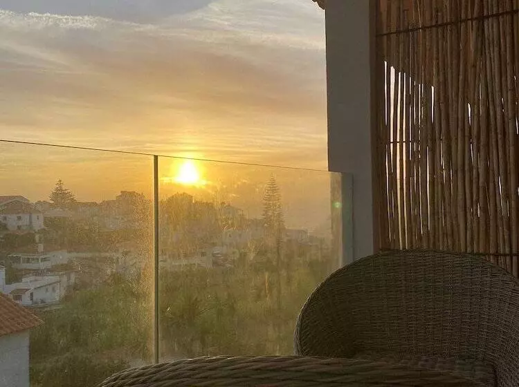 Aamiaismajoitus (B&B) Azenhas Do Mar Valley House