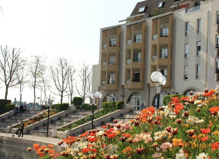 Midoon Guest   The Balcony   Grand Appartement Créteil Proche Paris