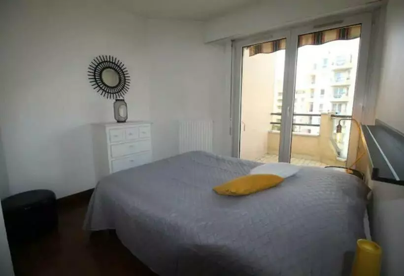 Midoon Guest   The Balcony   Grand Appartement Créteil Proche Paris