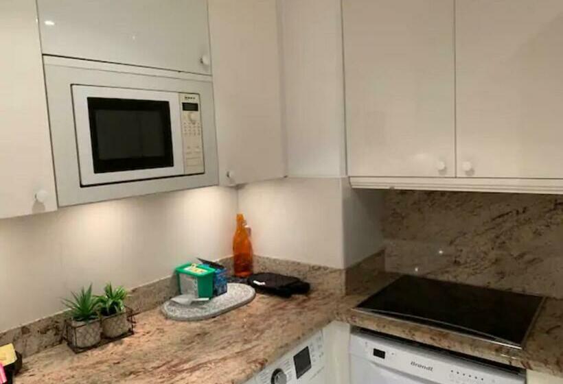 Midoon Guest   The Balcony   Grand Appartement Créteil Proche Paris