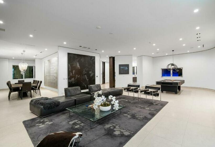 Modern Architectural Masterpiece In Prime Bel Air