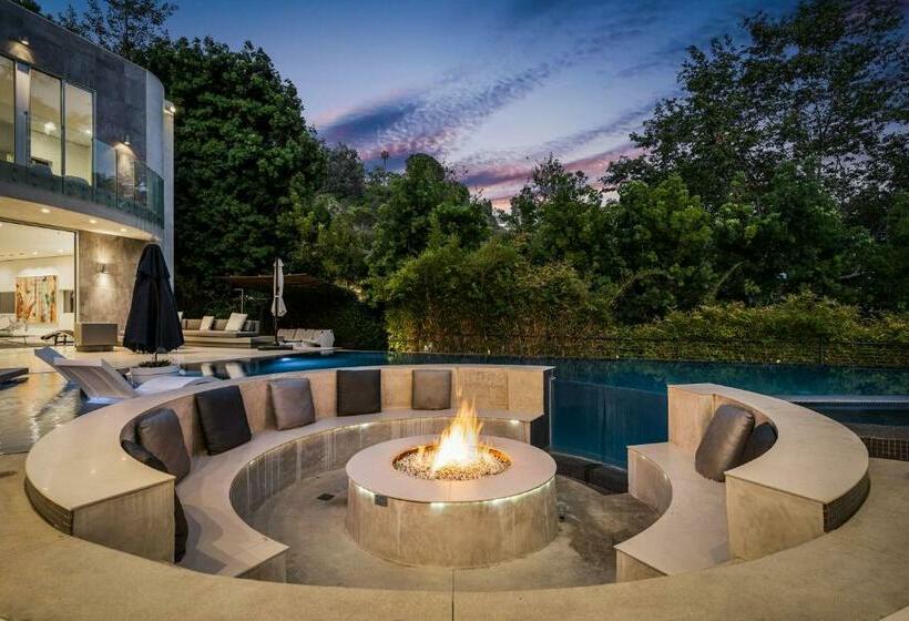 Modern Architectural Masterpiece In Prime Bel Air