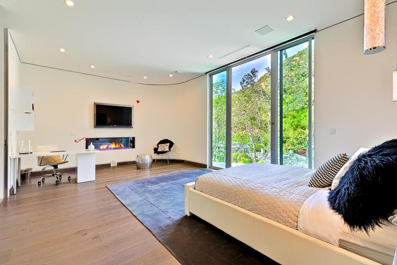 Modern Architectural Masterpiece In Prime Bel Air