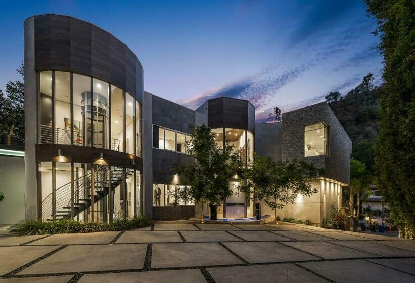 Modern Architectural Masterpiece In Prime Bel Air