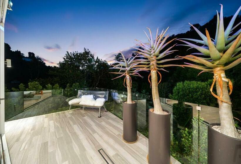 Modern Architectural Masterpiece In Prime Bel Air