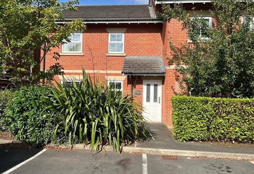 Beautiful 2 Bed Apartment In Poulton Le Fylde