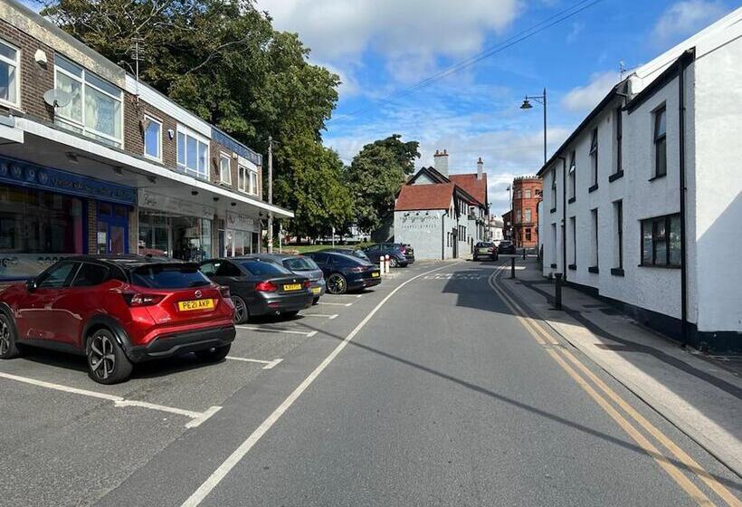 Beautiful 2 Bed Apartment In Poulton Le Fylde