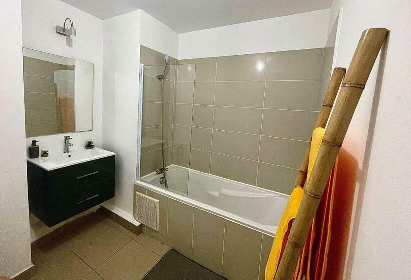 Entièrement équipé, Climatisé, Wifi, Au Dernier étage Sans Vis à Vis