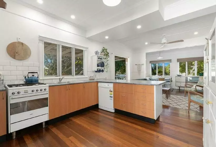 Landsborough Pde 122 Golden Beach