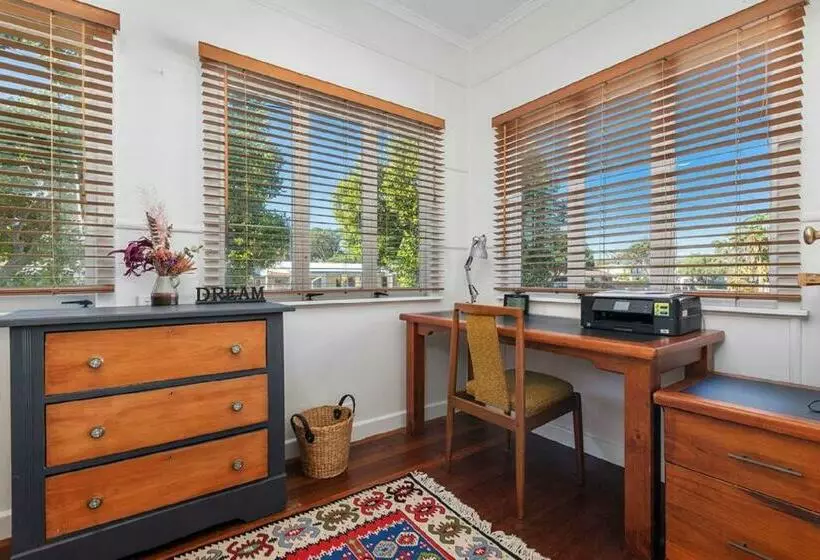 Landsborough Pde 122 Golden Beach