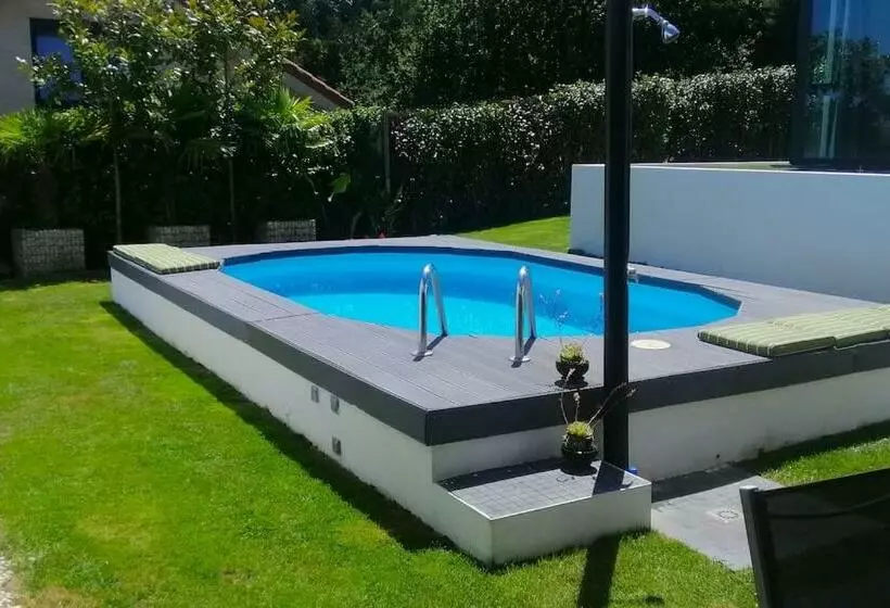 Villa Con Piscina Y Jardín, Santiago De Compostela