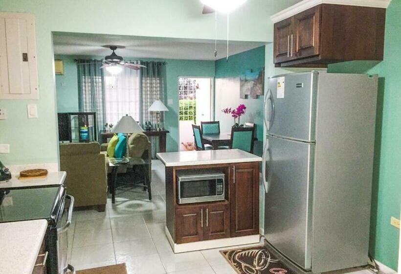 Book A Cozy Getaway: Near Bob Marley Museum