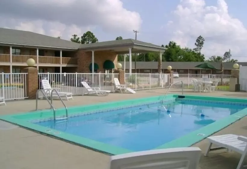 בית מלון כפרי Emerald Sands Inn