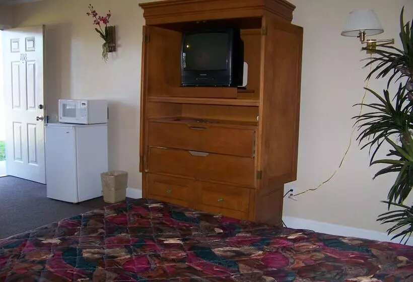 בית מלון כפרי Emerald Sands Inn