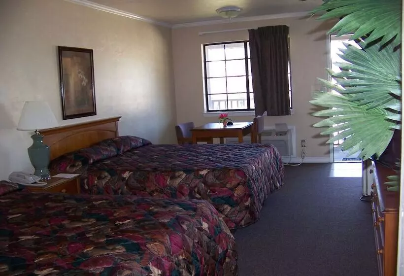 בית מלון כפרי Emerald Sands Inn