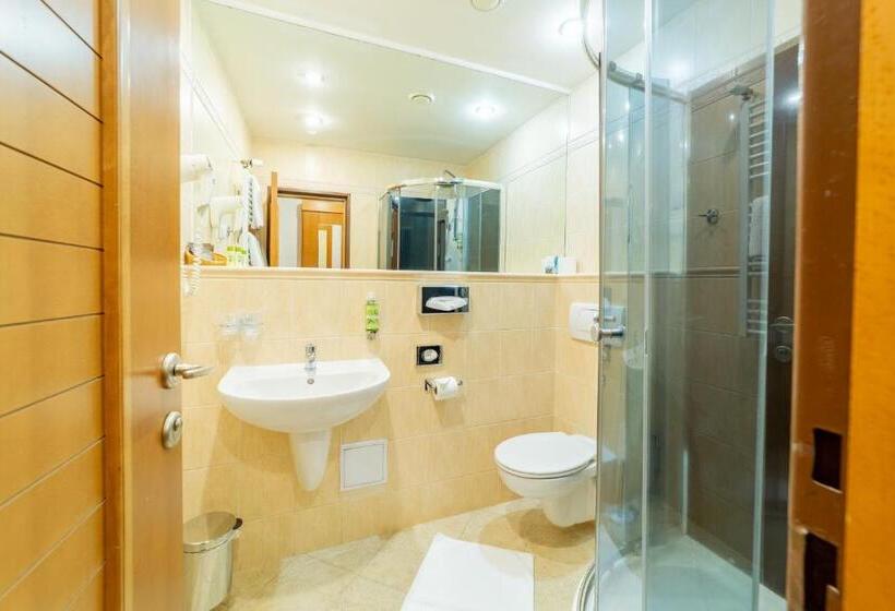 בית מלון כפרי Kontakt Wellness