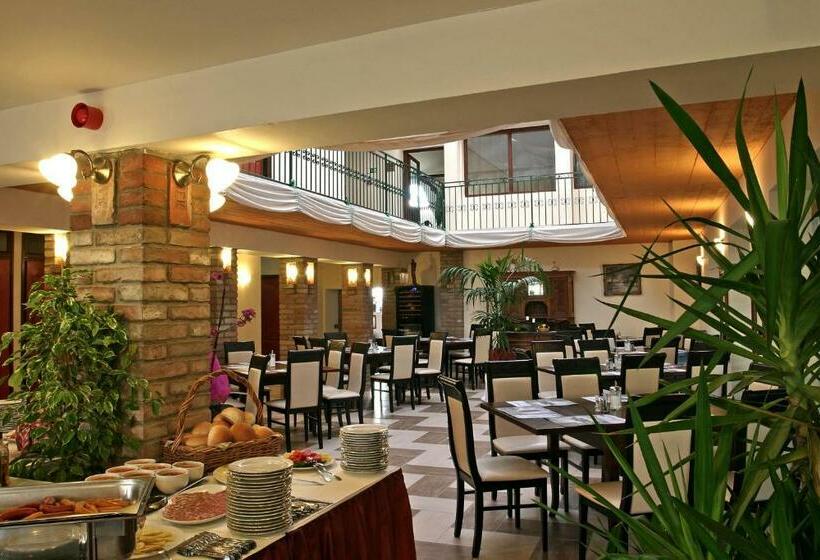 فندق Polgár Panzió