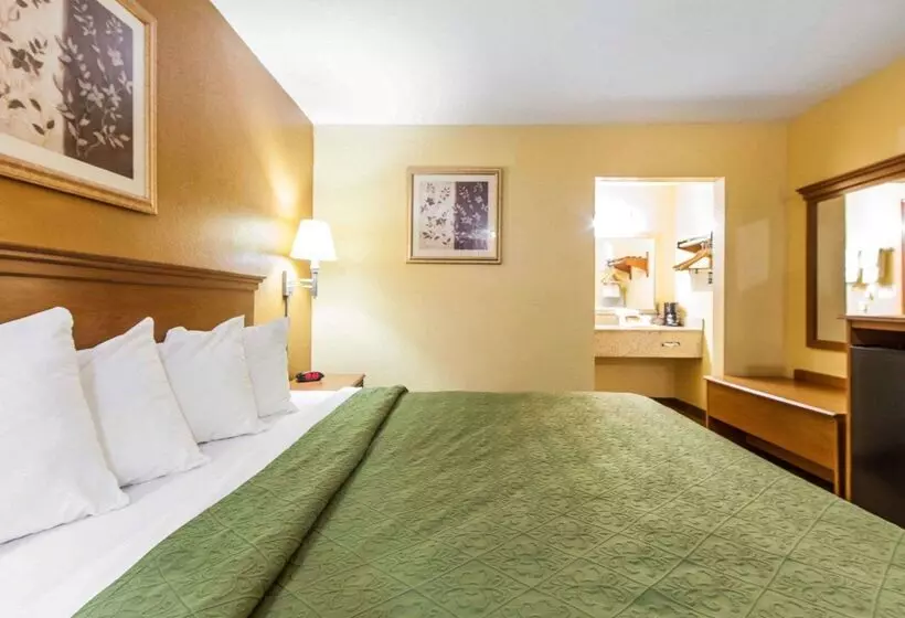 Отель Quality Inn & Suites