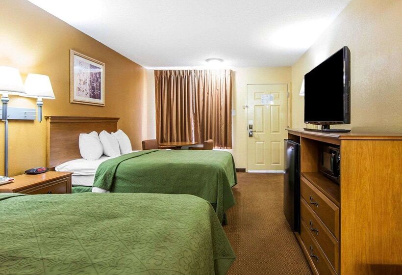 בית מלון כפרי Quality Inn & Suites