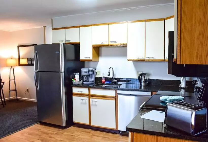 酒店 The Central Downtown Inn Suites