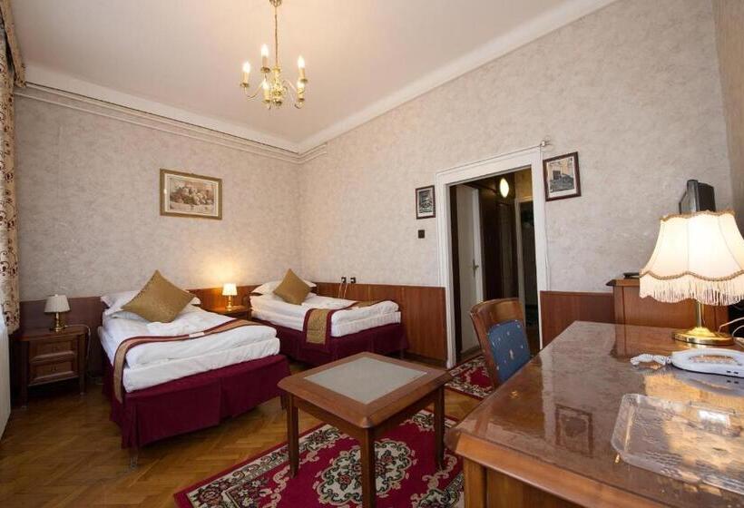 בית מלון כפרי Tisza és Thermálfürdő