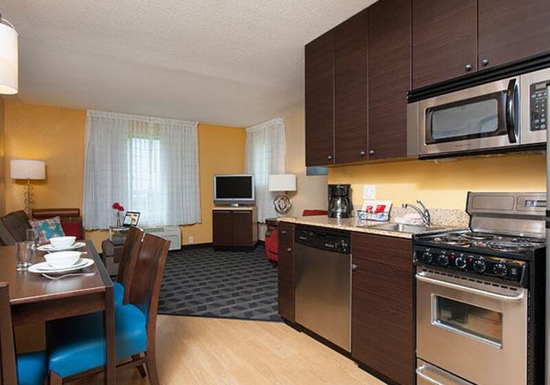호텔 Towneplace Suites Des Moines Urbandale
