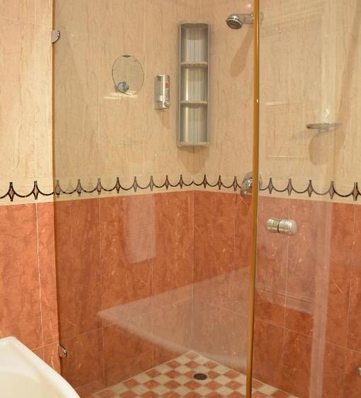 The Sandringham Bed & Breakfast And Self Catering