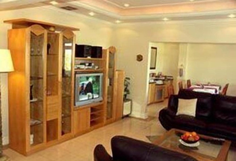 The Sandringham Bed & Breakfast And Self Catering