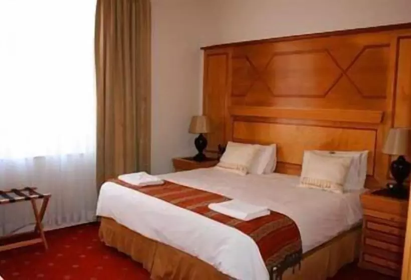 The Sandringham Bed & Breakfast And Self Catering