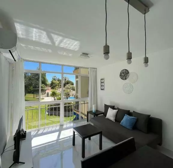 Apartamento Con Piscina Y Barbacoa