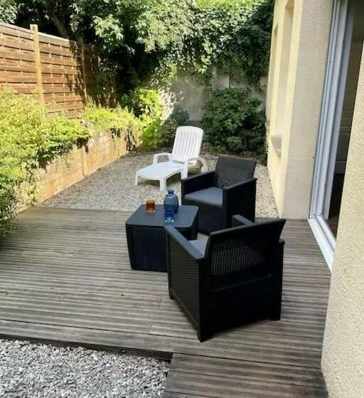 La Liberté, Loft De 90 M2 Rénové En Centre Ville Avec Terrasse Amenagee