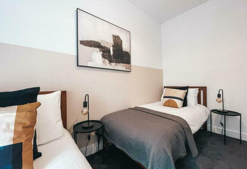 Coronation House By Solace Stays