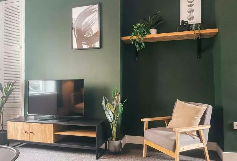 Coronation House By Solace Stays